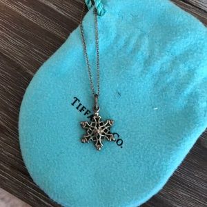 Tiffany’s snowflake pendant necklace